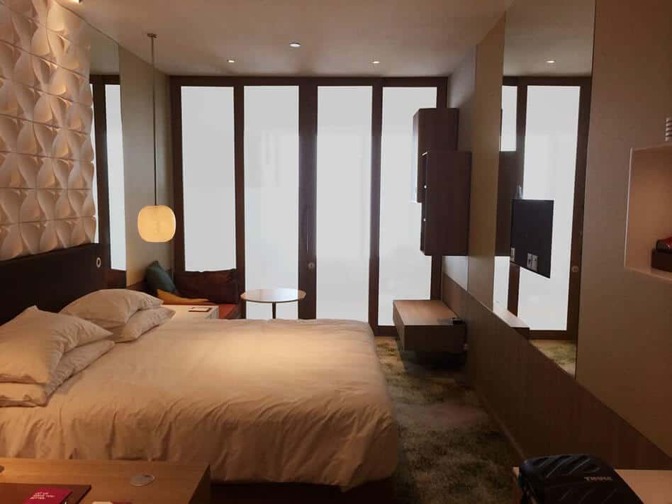 smartglass hotel partition