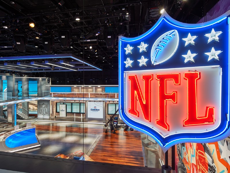 NFL Smart Glass Featured