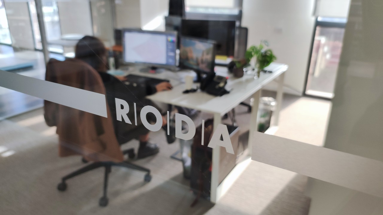 Roda smart glass project