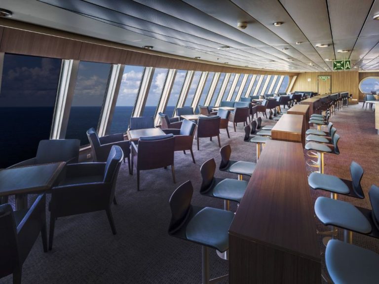 Marine SPD Smart Glass Lounge